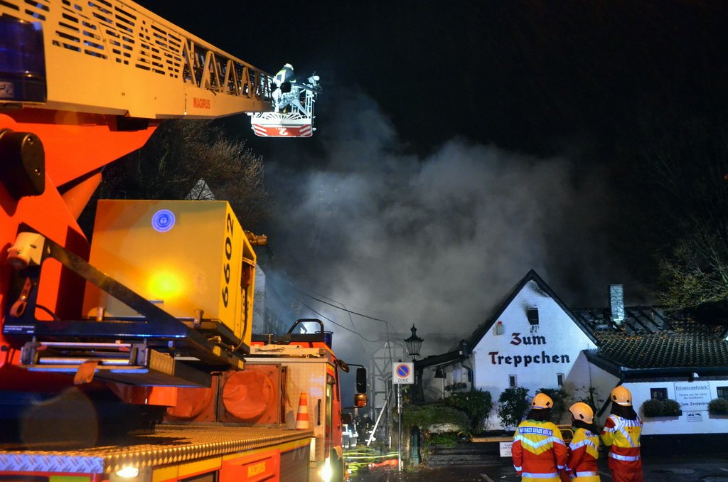 Feuer 3 Zum Treppchen Koeln Rodenkirchen Kirchstr Steinstr P037.JPG - Miklos Laubert